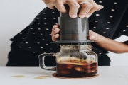 Kỹ thuật pha cà phê bằng AEROPRESS.